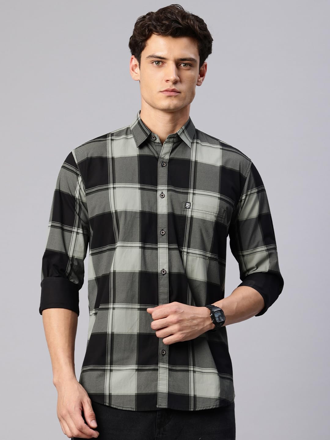 Man Stylish Slim Fit Cotton Spread Collar Checked Casual Shirt