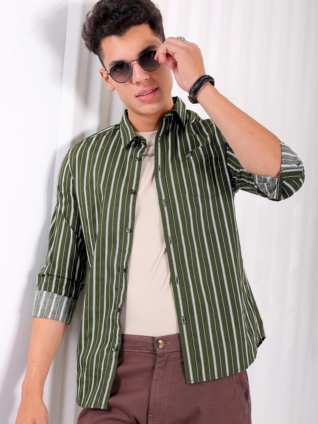 Men Slim Fit Checkered Full Sleeves Spread Collar Casual Shirt