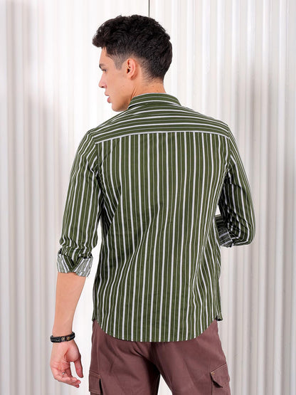 Men Slim Fit Checkered Full Sleeves Spread Collar Casual Shirt