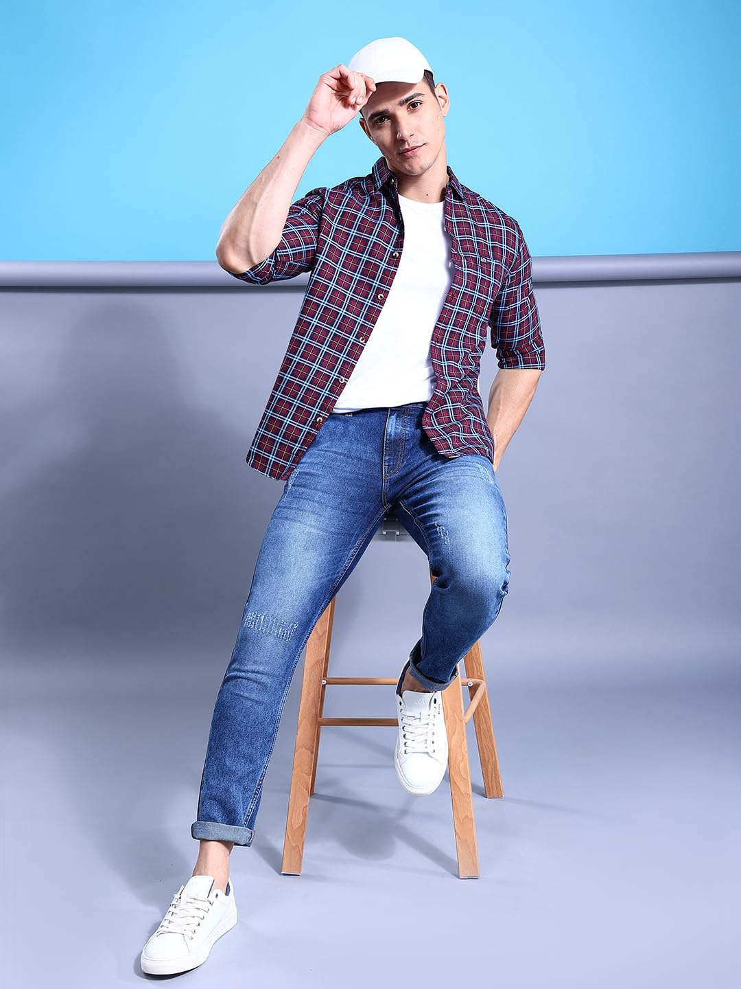 Men Slim Fit Checkered Full Sleeves Spread Collar Casual Shirt