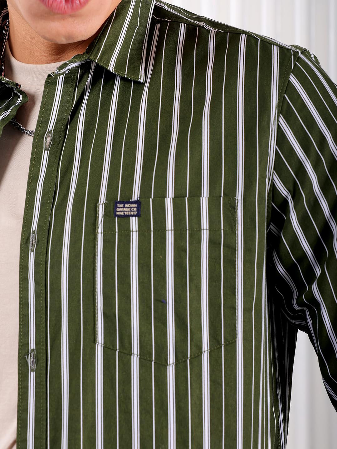 Men Slim Fit Checkered Full Sleeves Spread Collar Casual Shirt