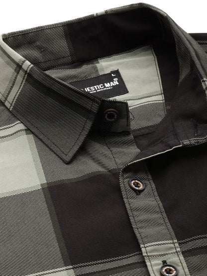 Man Stylish Slim Fit Cotton Spread Collar Checked Casual Shirt