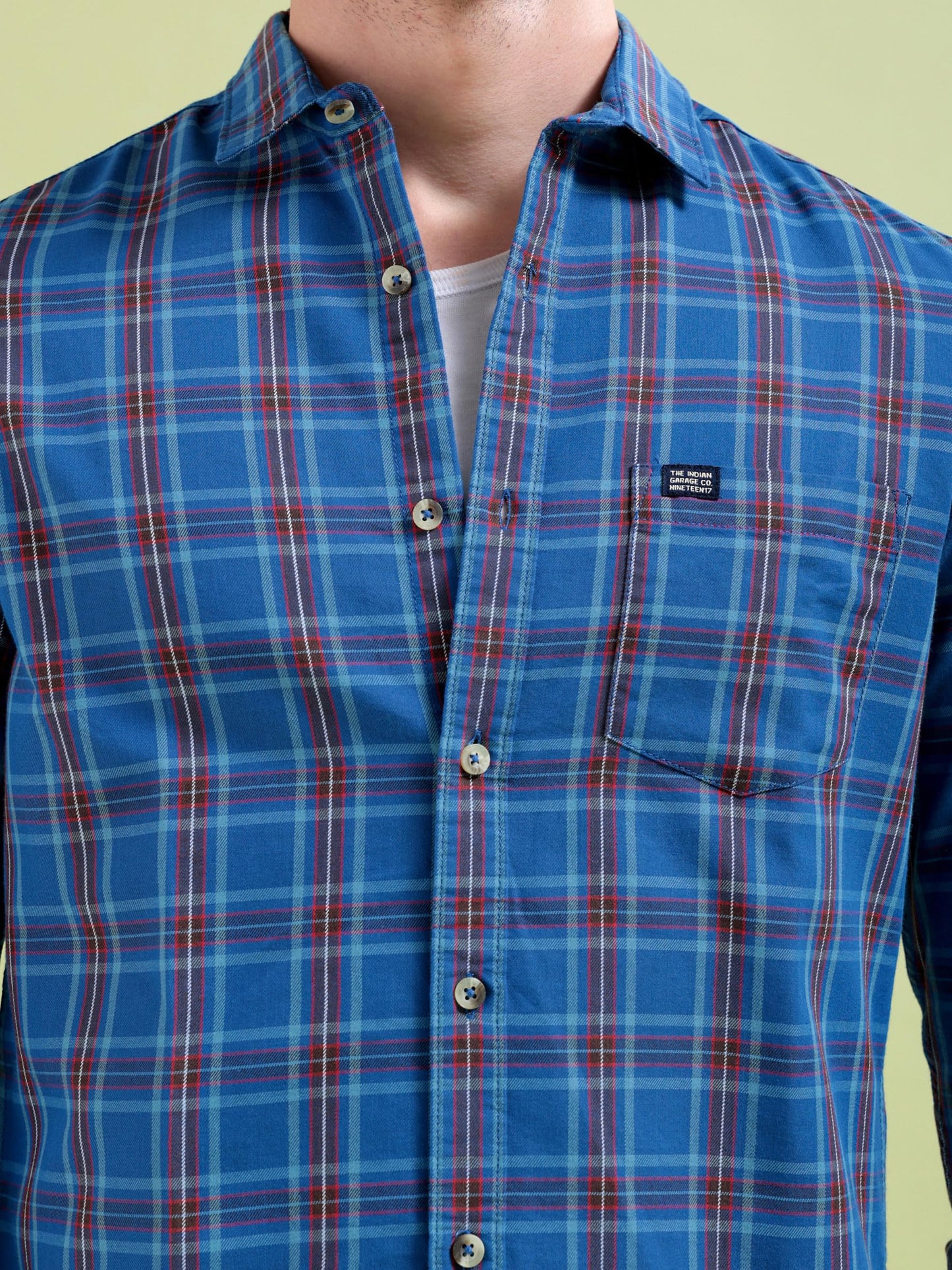 Men Slim Fit Checkered Full Sleeves Spread Collar Casual Shirt
